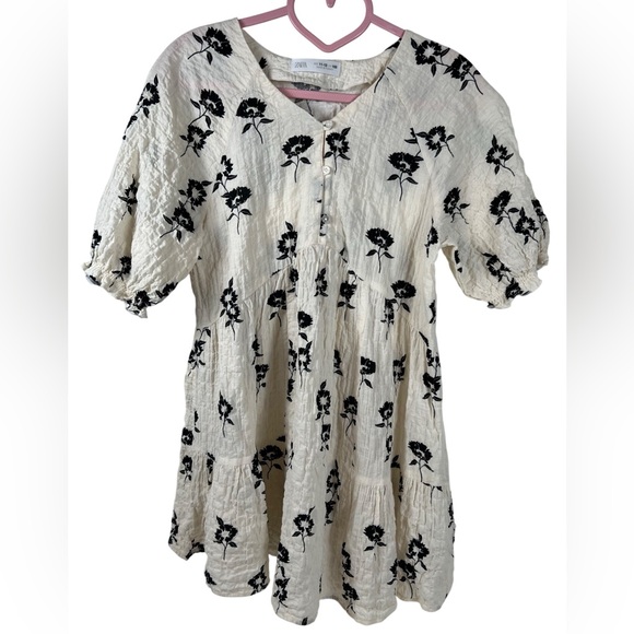 Zara Other - Zara Crepe Floral Dress